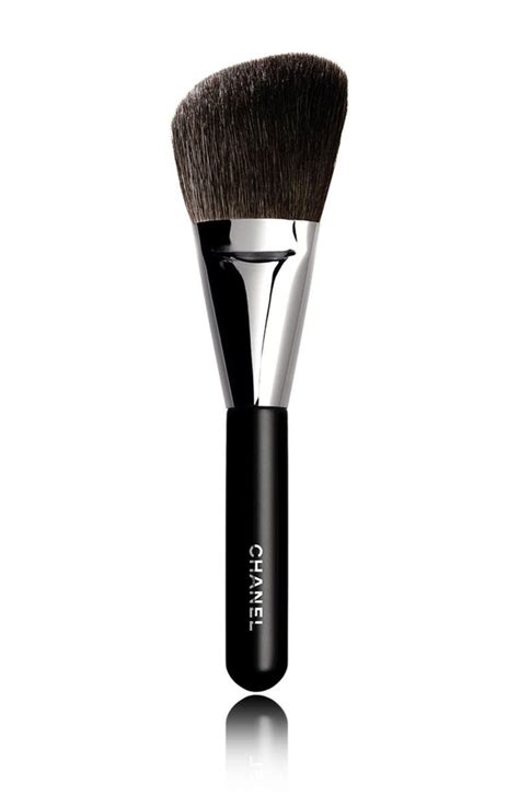 pinceau poudre biseauté angled powder brush 2 chanel|chanel powder brush.